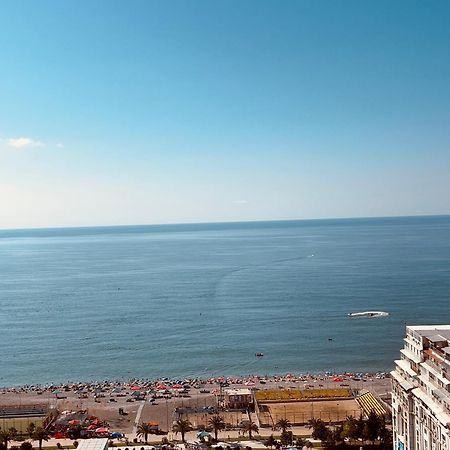 Apartment By The Sea Batumi Esterno foto