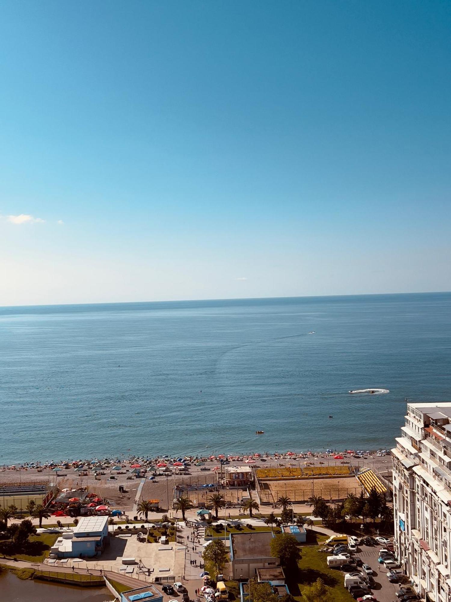 Apartment By The Sea Batumi Esterno foto